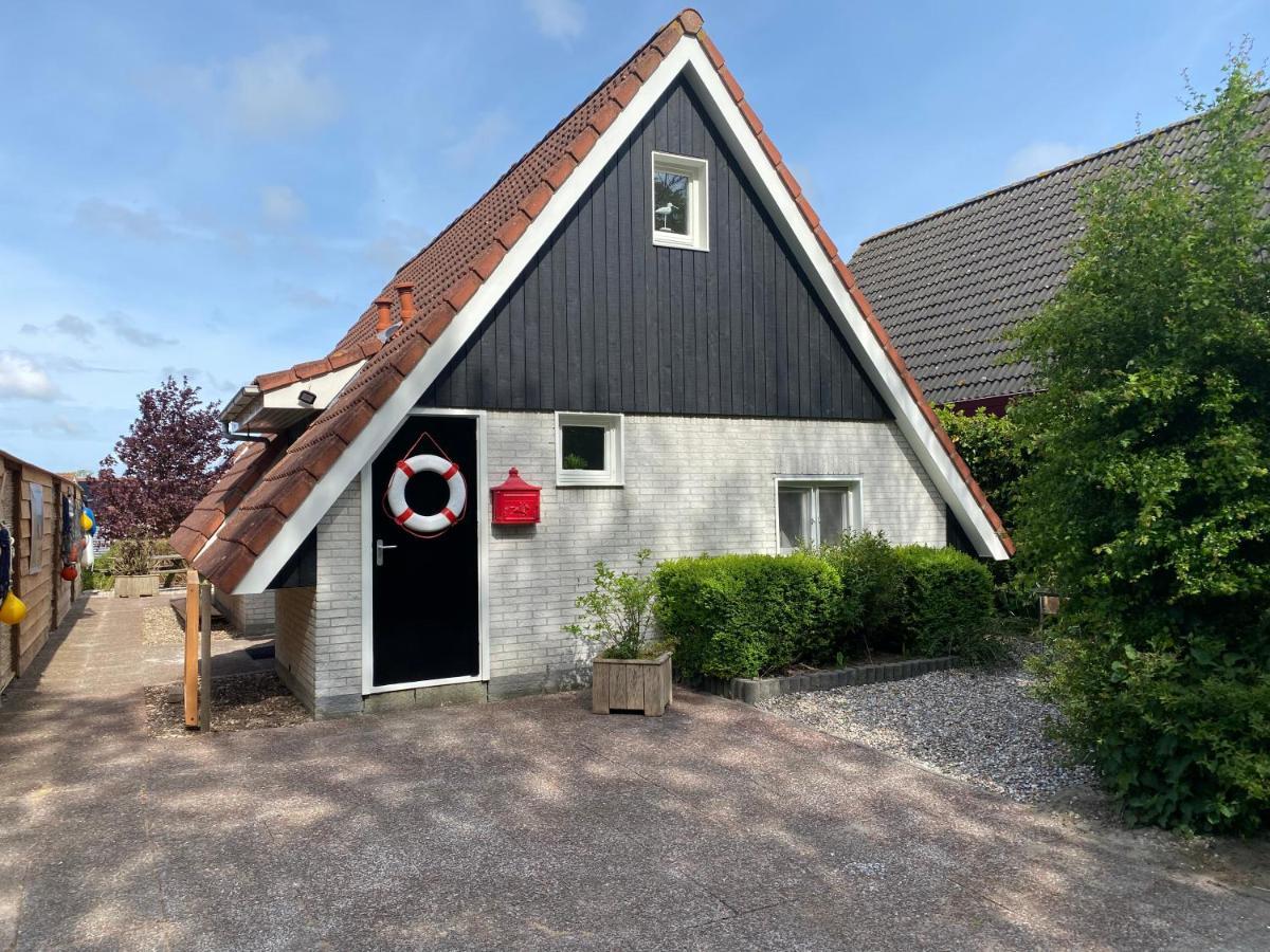 De Lauwersmeer Vogel Mit Eingezaeuntem Garten Anjum Exterior foto